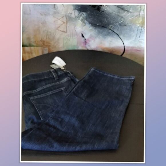 NWT Christopher & Banks Classic Fit Capris Size 8 - Picture 3 of 7